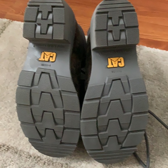 EUC Caterpillar Boots - Picture 6 of 9